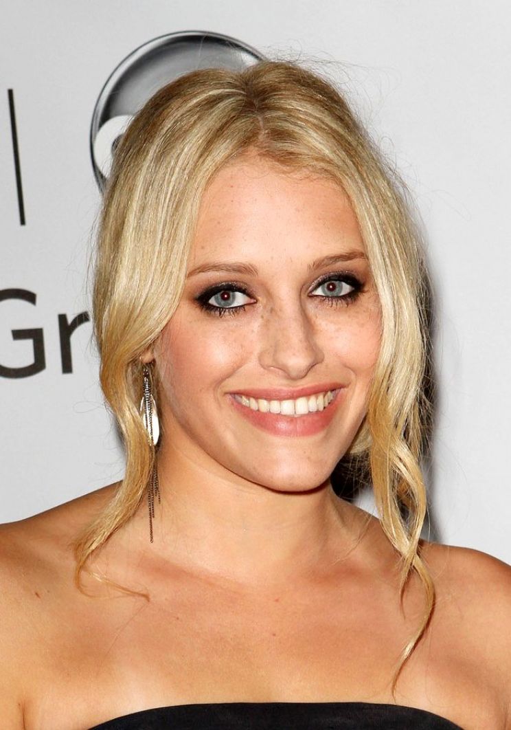 Carly Chaikin