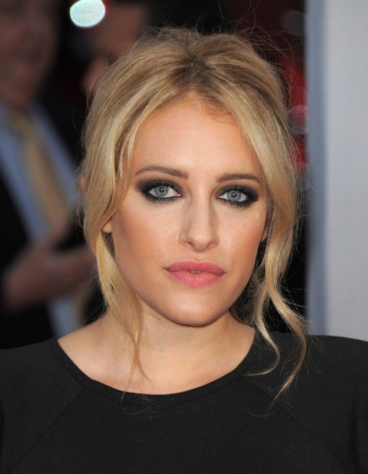Carly Chaikin