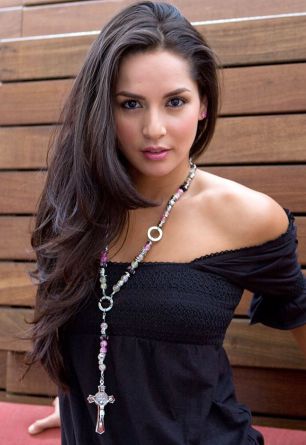 Carmen Villalobos