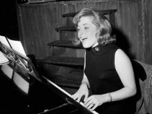 Carole Lesley photo