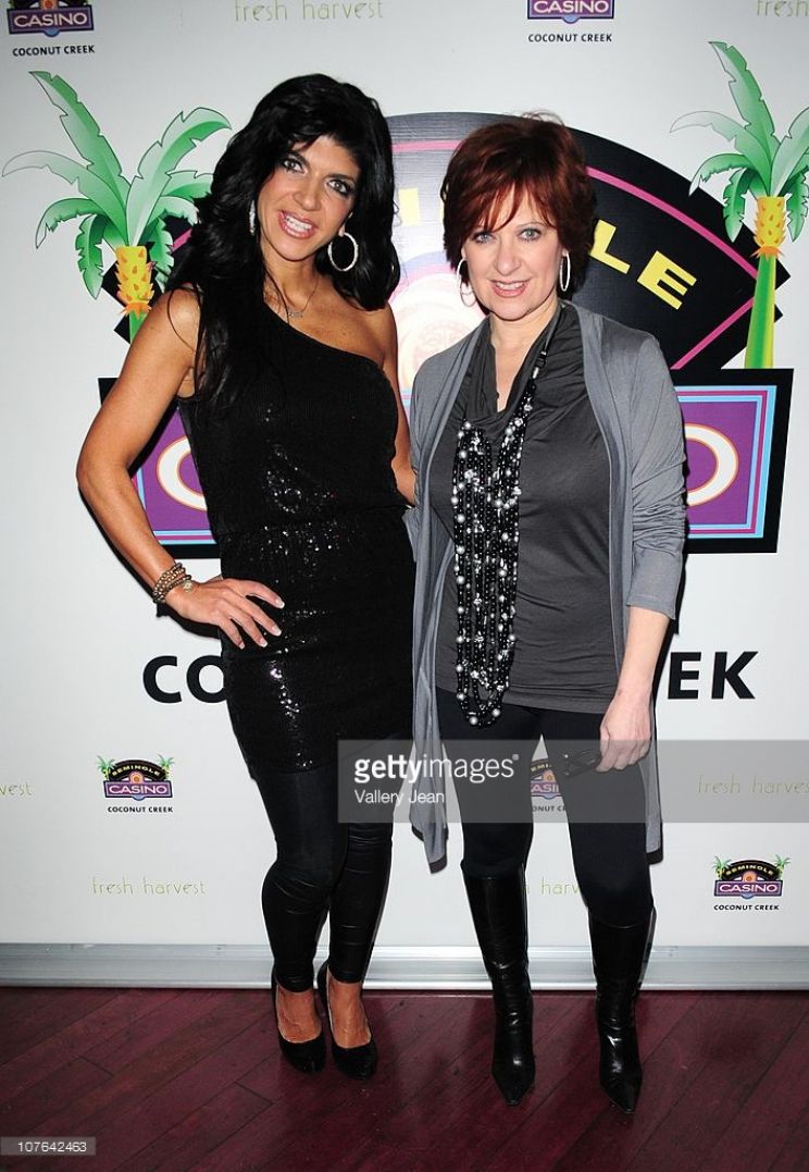 Caroline Manzo