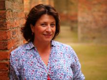 Caroline Quentin