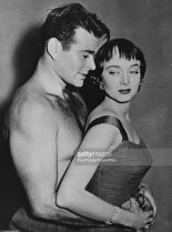 Carolyn Jones #218958 picture (Portrait Medium)