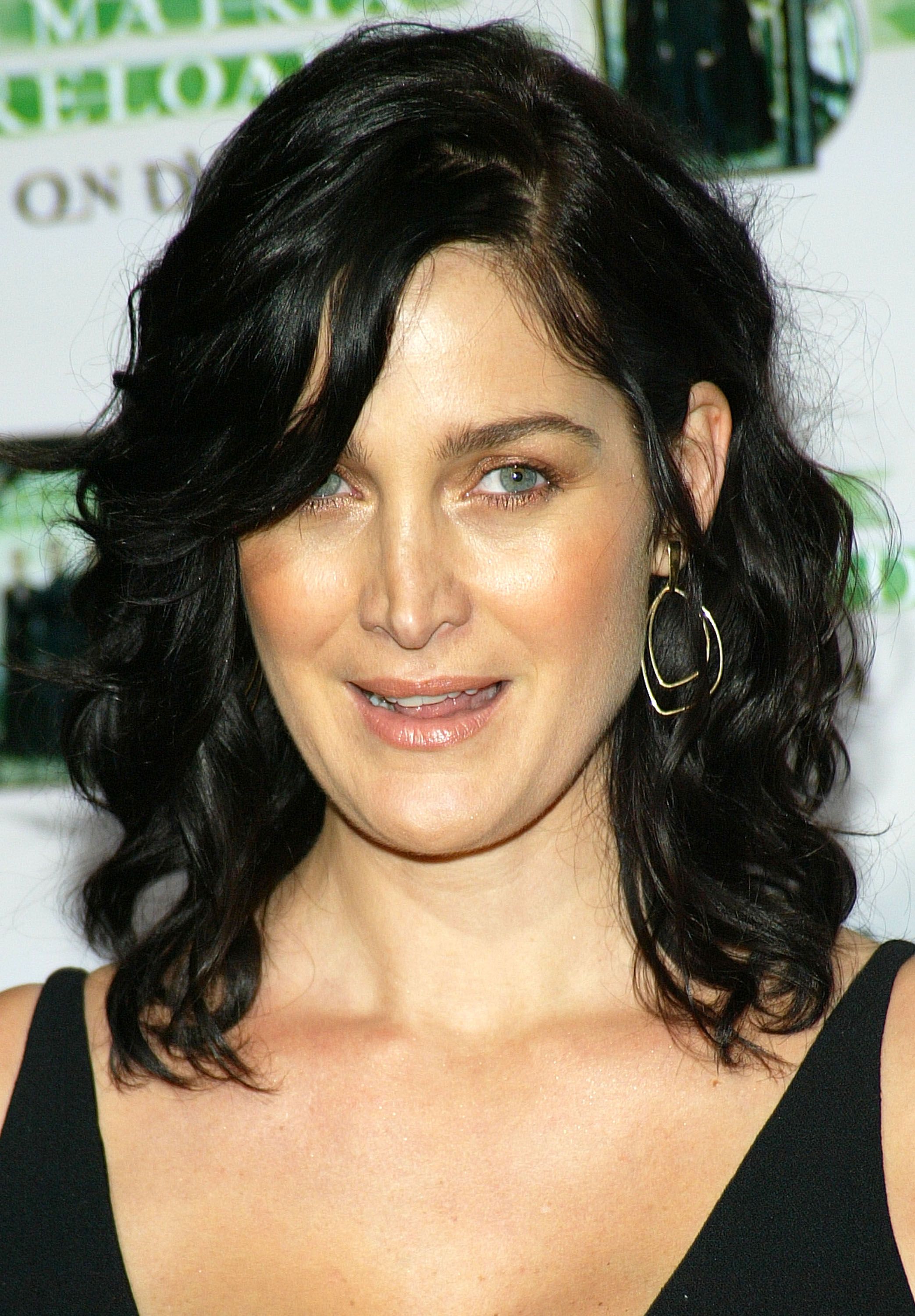 Pictures of CarrieAnne Moss