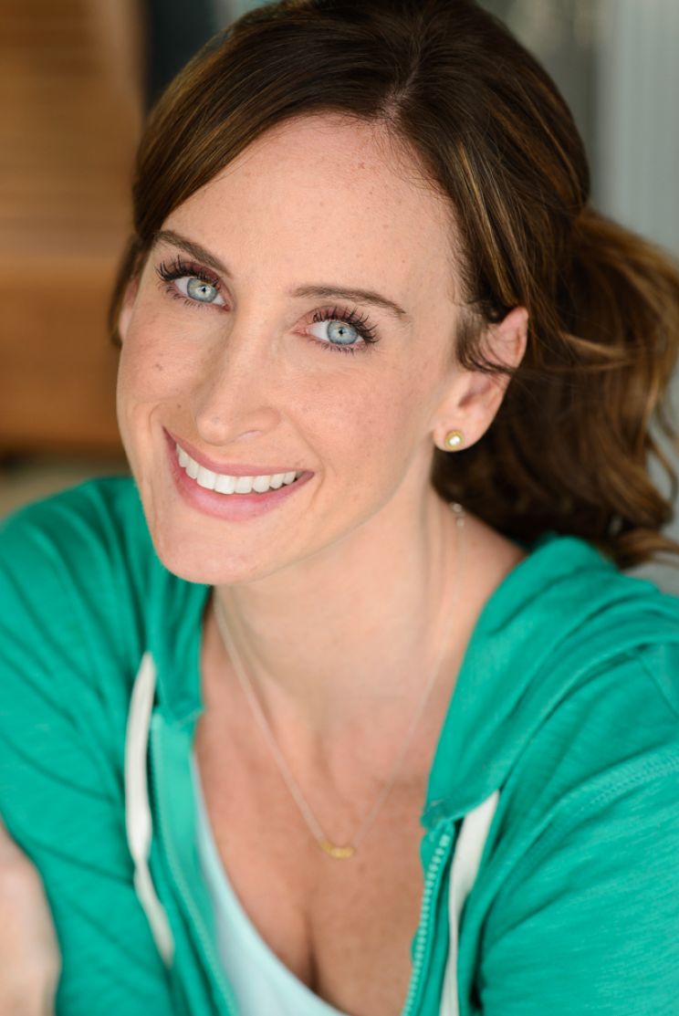 Carrie Lauren