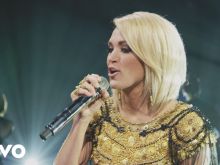 Carrie Underwood photo