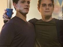 Casey Cott