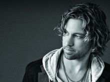 Casey James