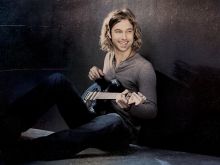 Casey James