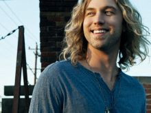 Casey James