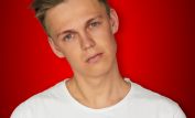 Caspar Lee