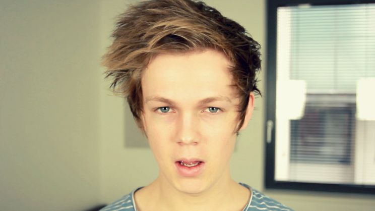 Caspar Lee