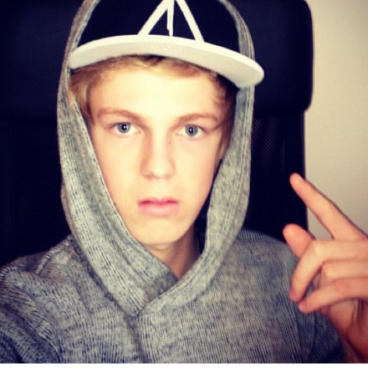 Caspar Lee