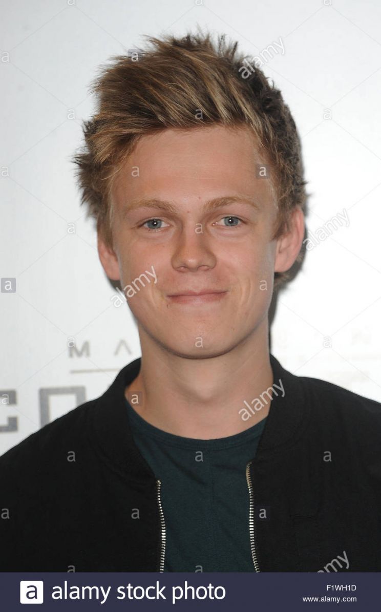 Caspar Lee