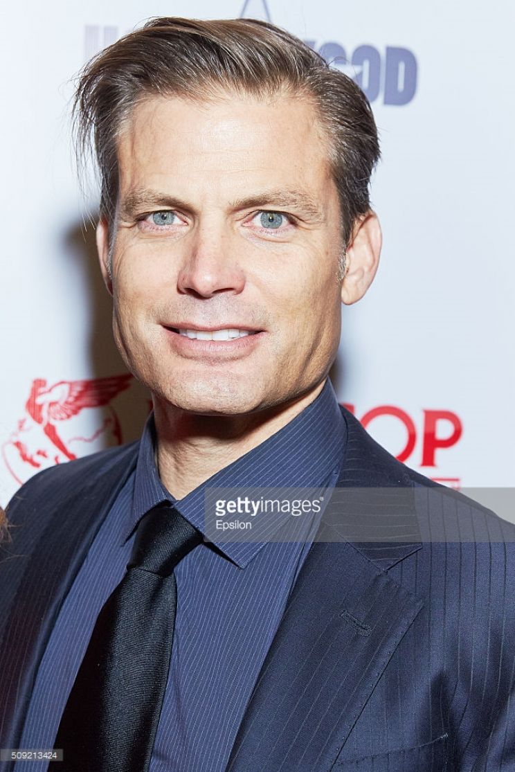 Casper Van Dien