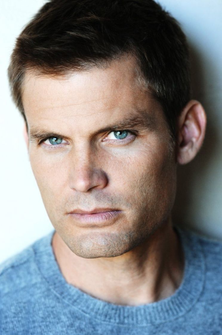 Casper Van Dien