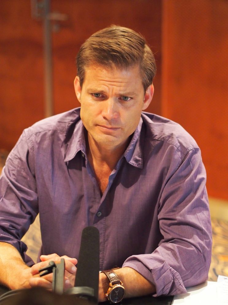 Casper Van Dien