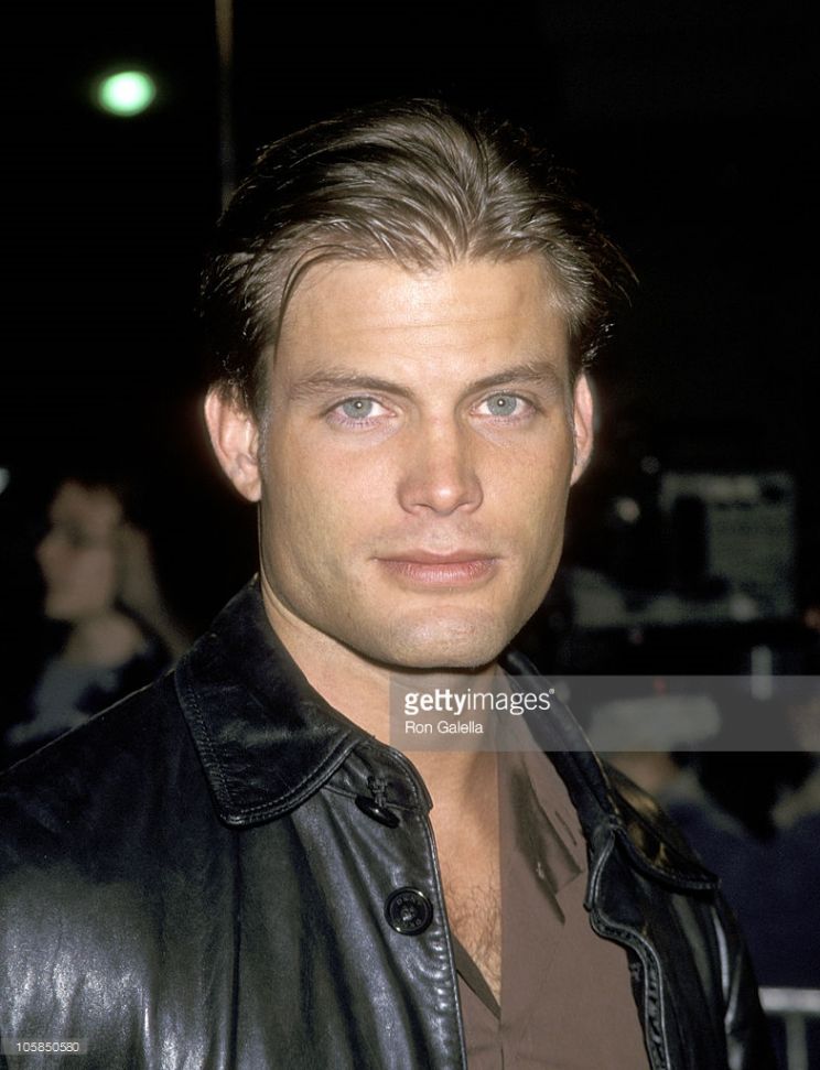 Casper Van Dien