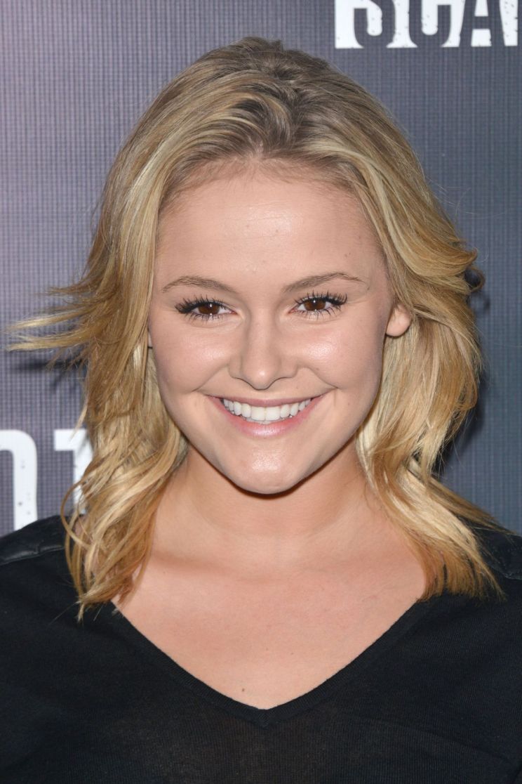 Cassi Thomson