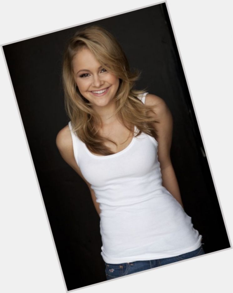 Cassi Thomson