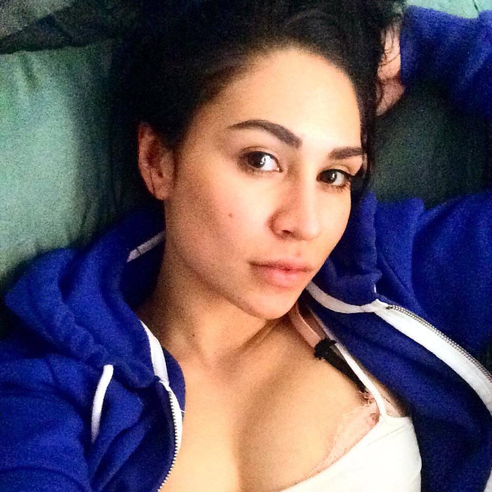 Cassie Steele. 