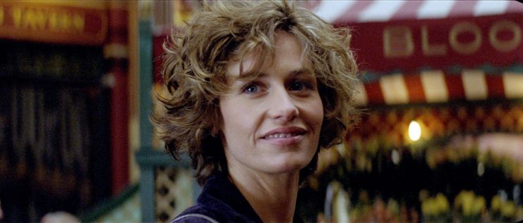 Cécile De France