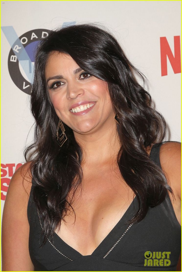 Cecily Strong