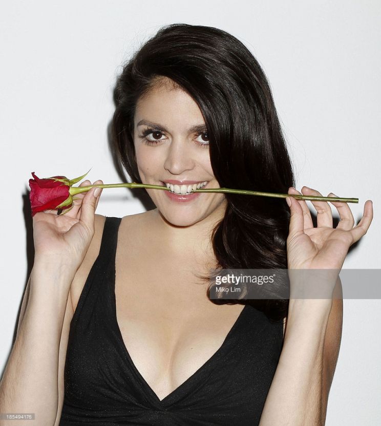 Cecily Strong