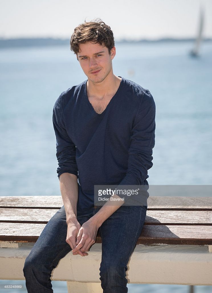 César Domboy