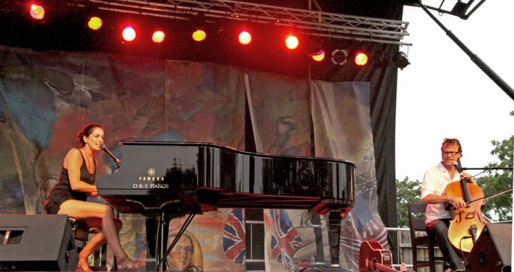 Chantal Kreviazuk