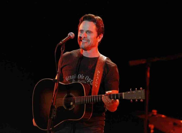 Charles Esten
