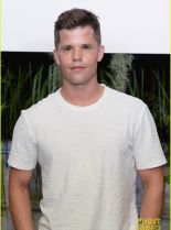 Charlie Carver