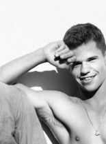 Charlie Carver