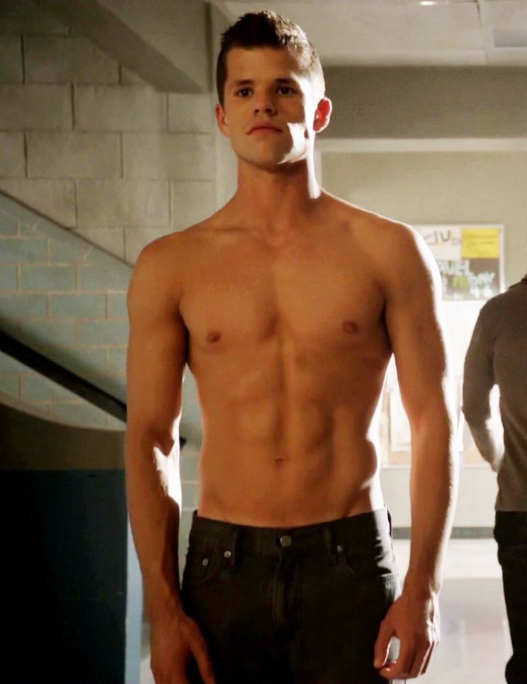 Charlie Carver