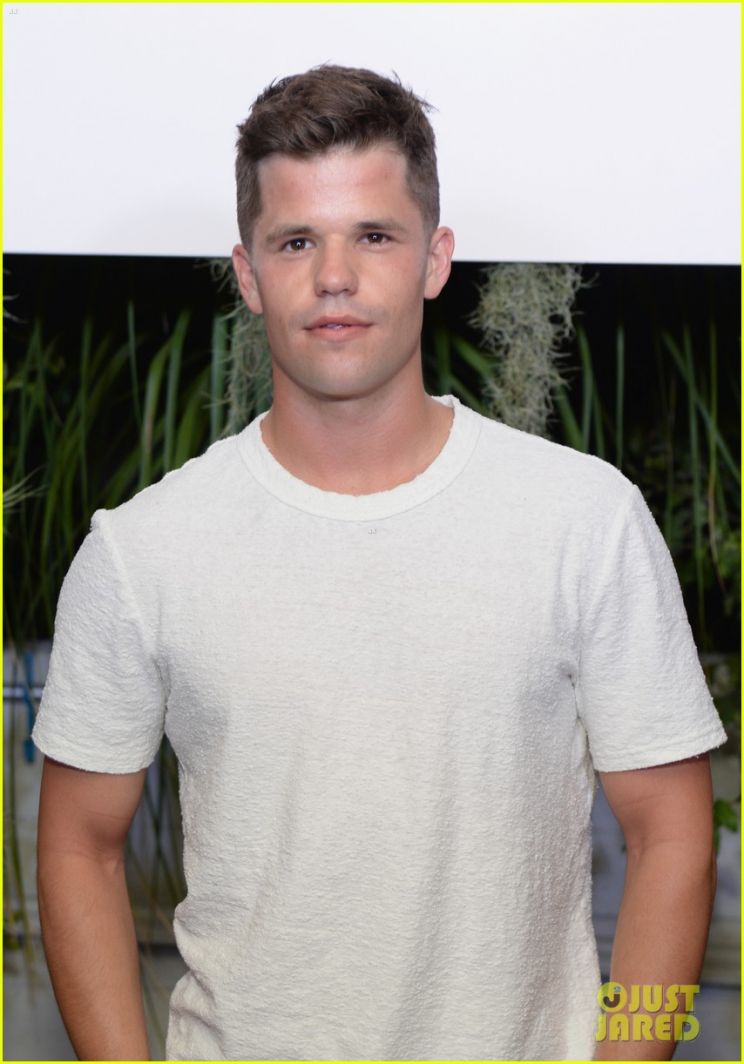 Charlie Carver