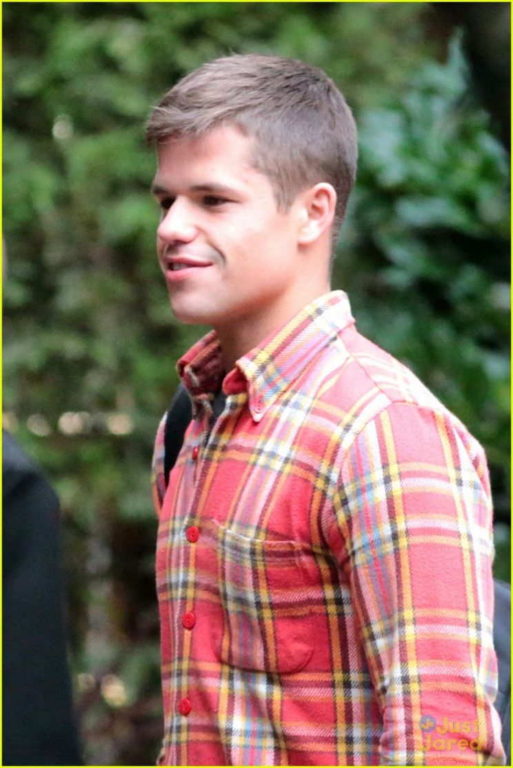 Charlie Carver