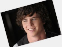 Charlie McDermott
