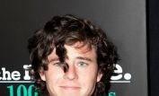 Charlie McDermott