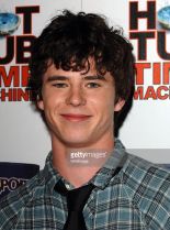 Charlie McDermott