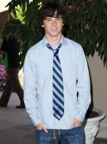 Charlie McDermott