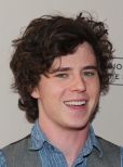 Charlie McDermott