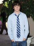 Charlie McDermott