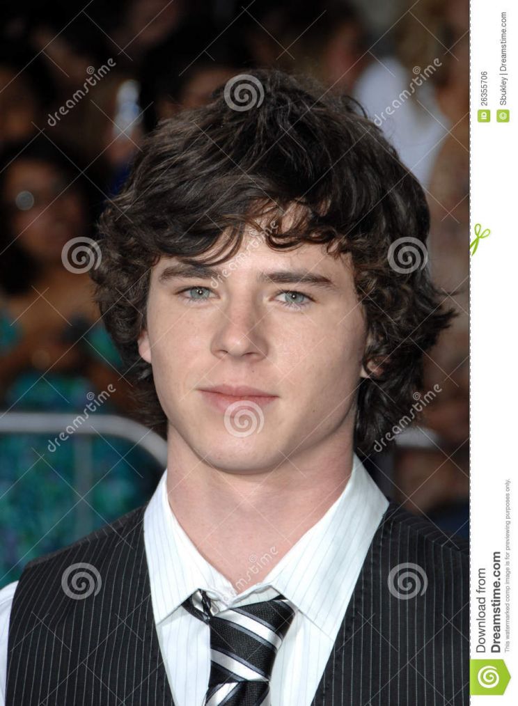 Charlie McDermott