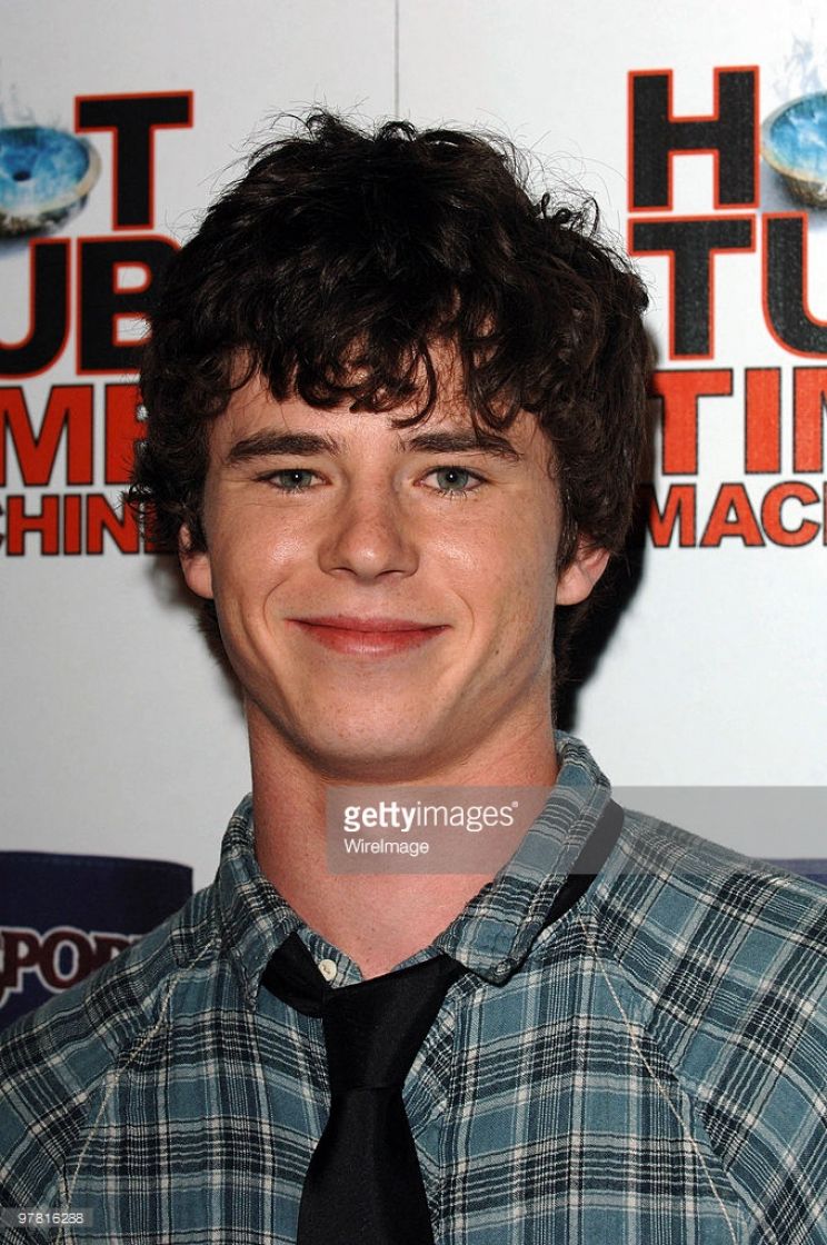 Charlie McDermott