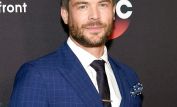 Charlie Weber