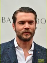 Charlie Weber