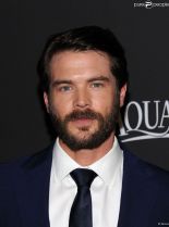 Charlie Weber photo