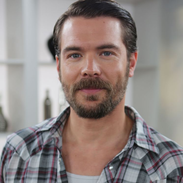 Charlie Weber