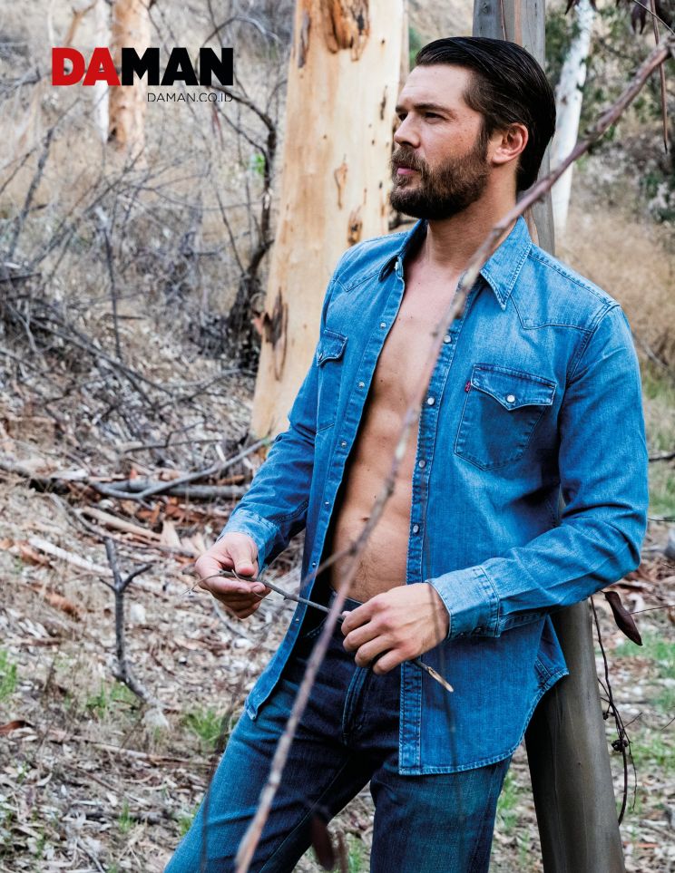 Charlie Weber