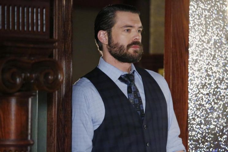 Charlie Weber